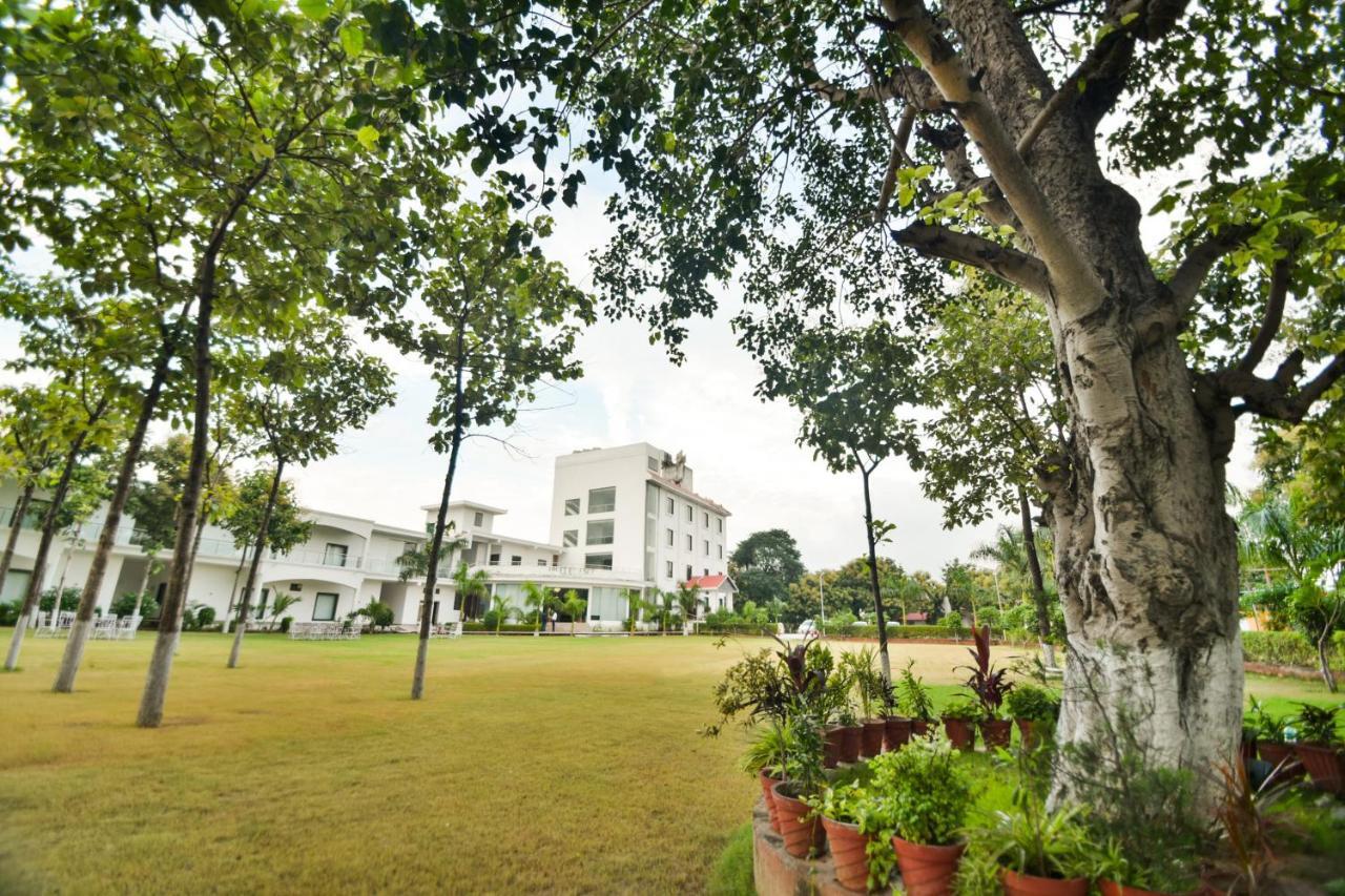 Palette - The Elegance Resort Chittorgarh Exterior photo